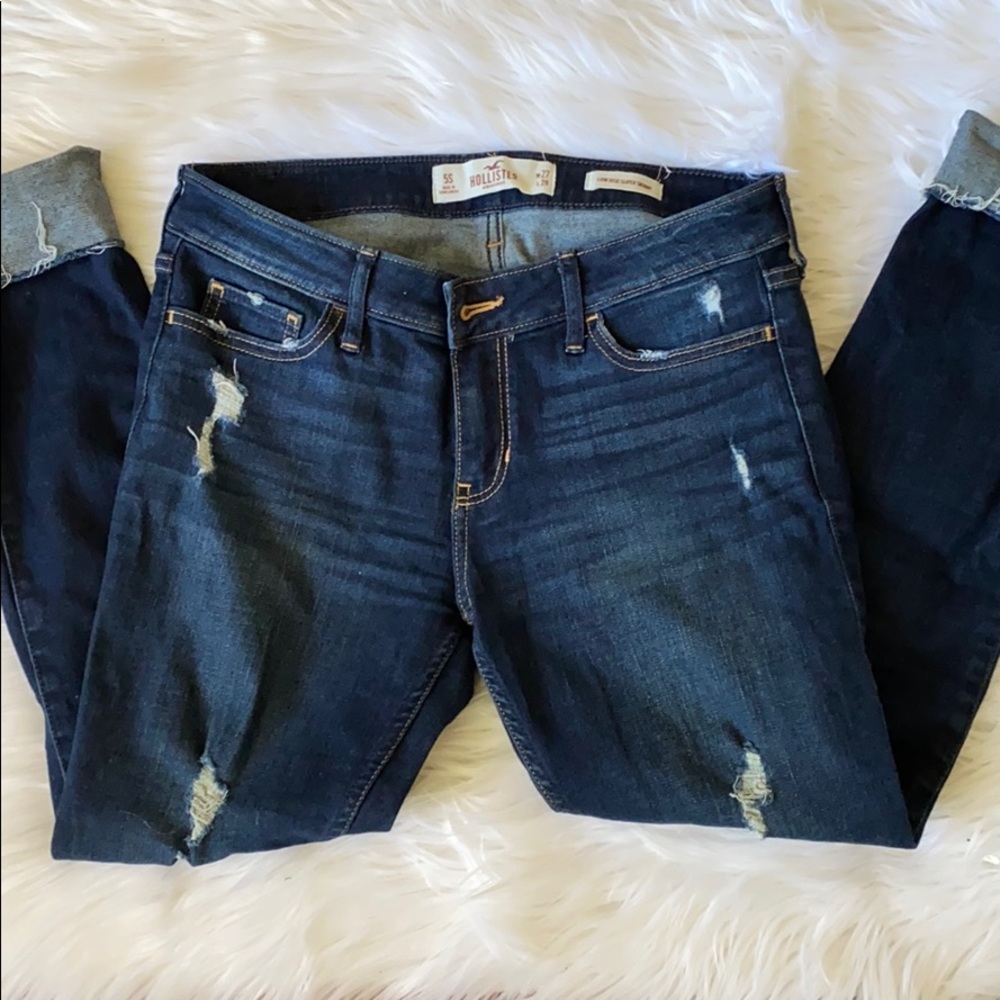Lightly destroyed skinny jeans